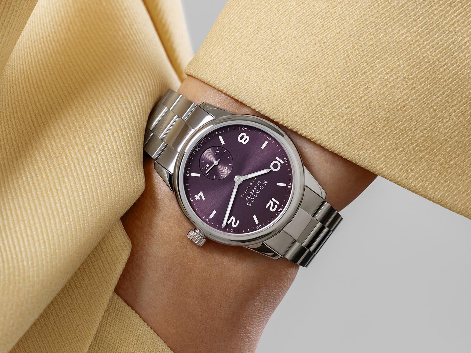 NOMOS Club Sport neomatik 34 purple