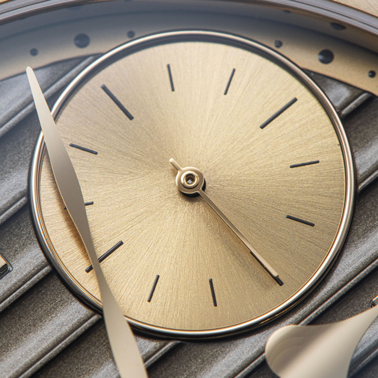 Ripples "Gold" - Speake Marin Detailansicht